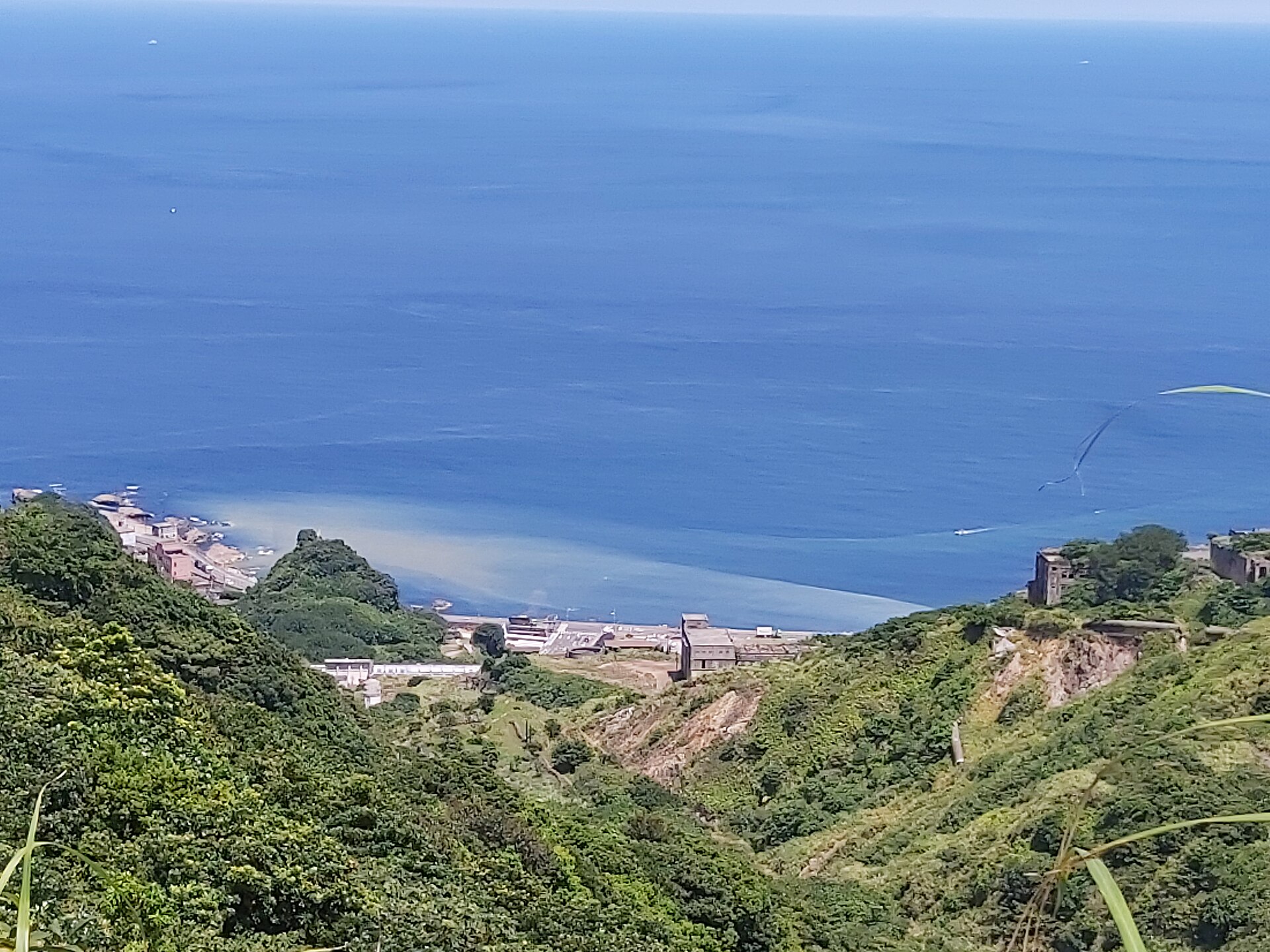 The two-colored Yin-Yang Sea below Shuinandong